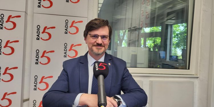 cee8ee24 e644 48c1 a2d3 8e208b942740