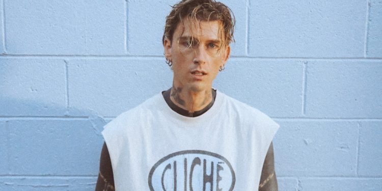 mgk wraca z nowym singlem „cliché” – letni przebój w klimacie lat 90. i 2000. 1 źródło: Universal Music Polska