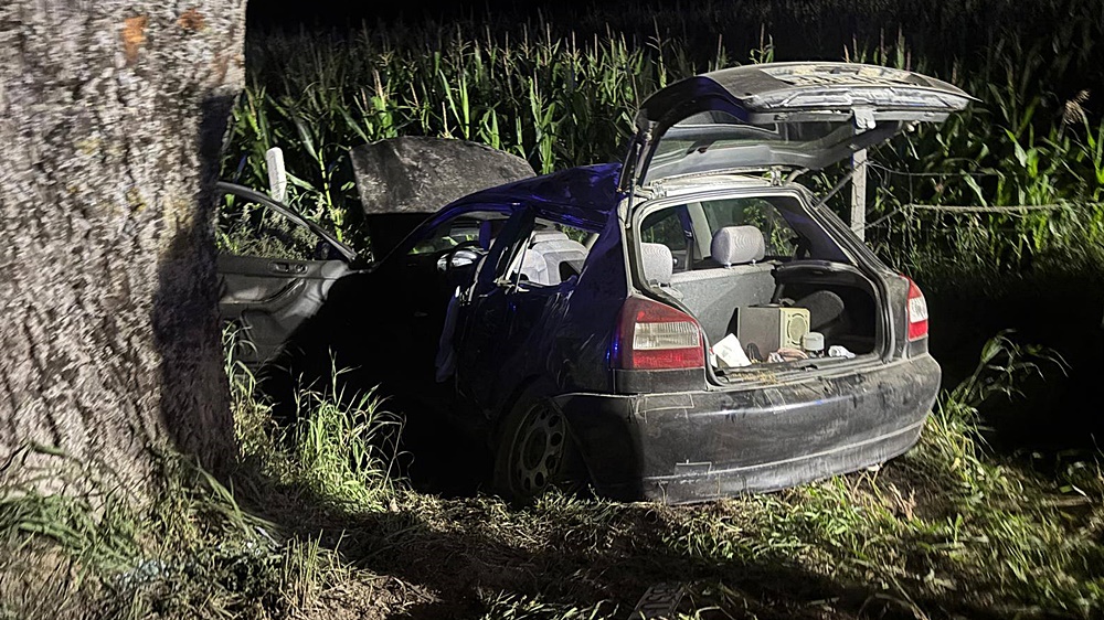 Trzy osoby ranne w wypadku. Za kierownicą 18-latek bez uprawnień 3 zdj. Komenda Powiatowa Policji w Gizycku 3