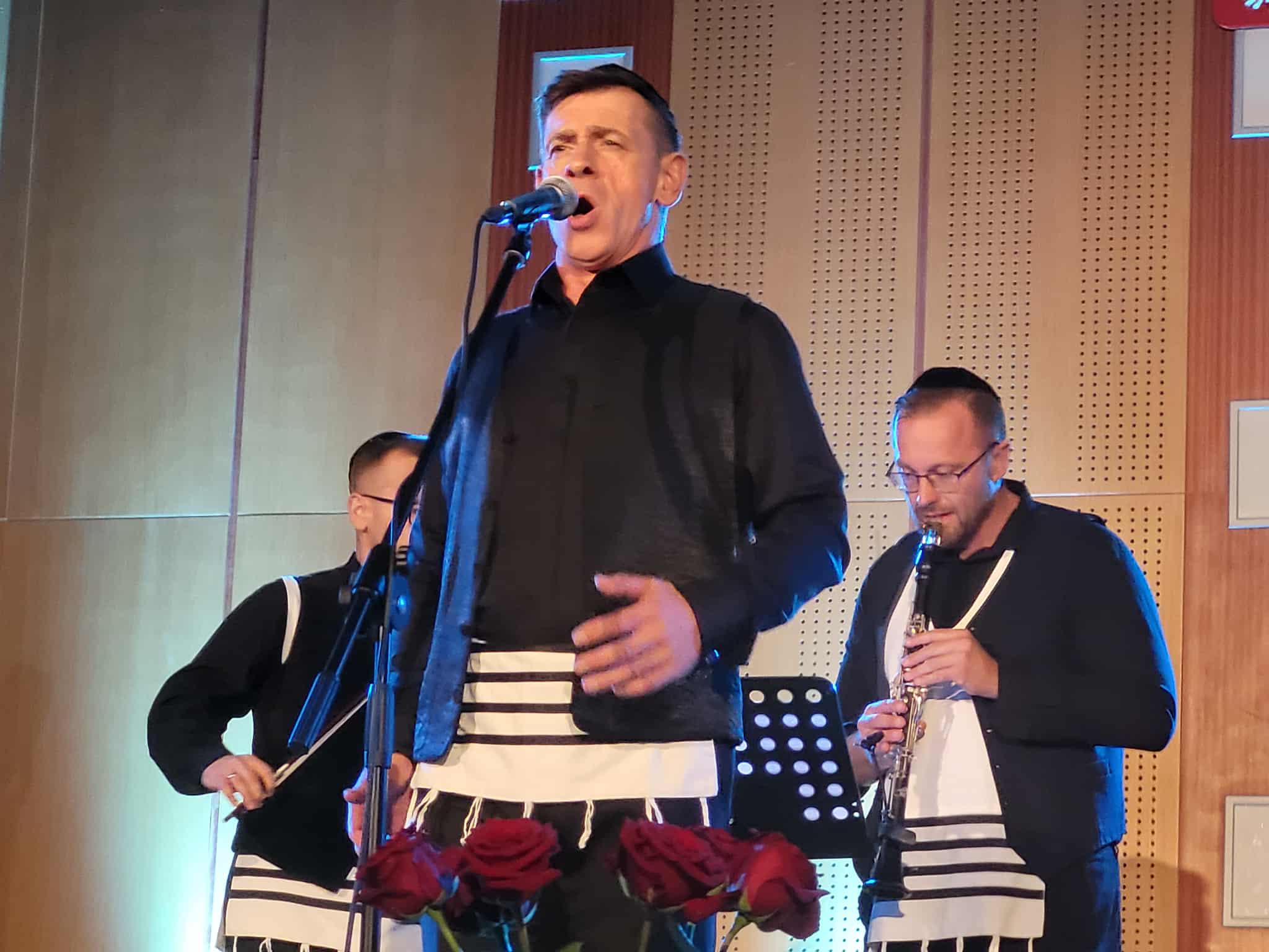 104c54e0 0aaa 42c5 a0c7 65ac43683dad