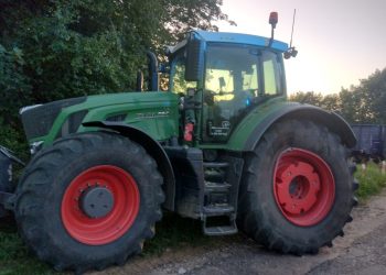 Rolnik wjechał traktorem pod pociąg 31 Fot. KPP Pisz