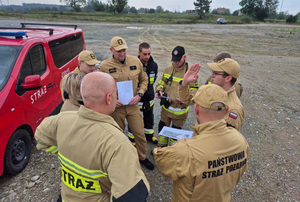 W ramach ćwiczeń wyjęli poszkodowanego z wody 4 544881069 1112298314372276 185433275757663765 n crop