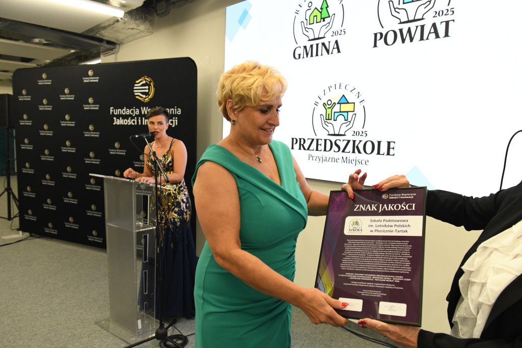 Szkoła z wyróżnieniem 1 546520622 1591881972168698 7217462793622330093 n