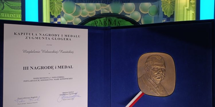 Kierownik Muzeum im. Marii Konopnickiej nagrodzona 1 556128246 1271662844761382 7857444344038495075 n