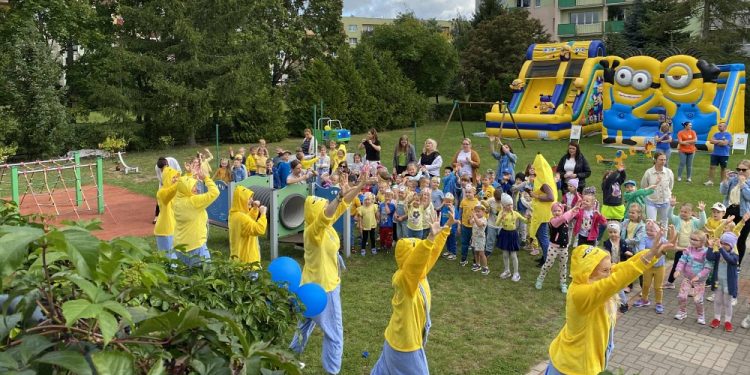 Żółto-niebieskie święto przedszkolaka 1 fot: organizator