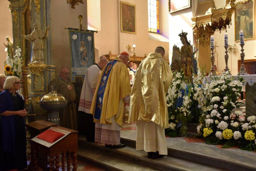 Uroczystości 50-lecia koronacji Cudownej Figury Matki Boskiej Sejneńskiej 47 DSC8644