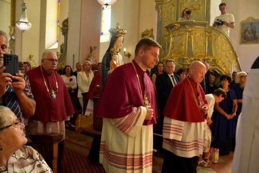 Uroczystości 50-lecia koronacji Cudownej Figury Matki Boskiej Sejneńskiej 36 DSC8686