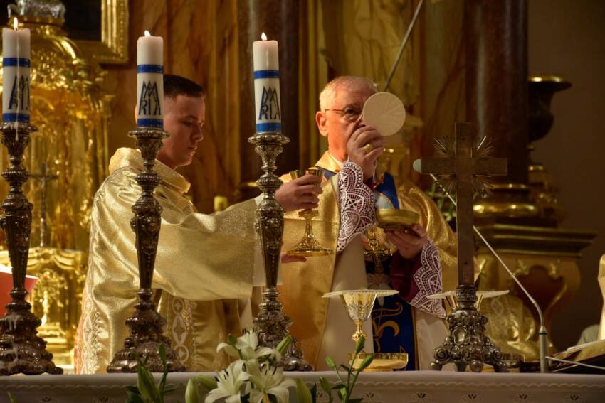 Uroczystości 50-lecia koronacji Cudownej Figury Matki Boskiej Sejneńskiej 25 DSC8730