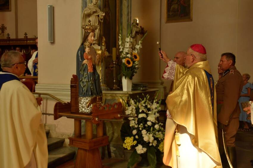 Uroczystości 50-lecia koronacji Cudownej Figury Matki Boskiej Sejneńskiej 18 DSC8755