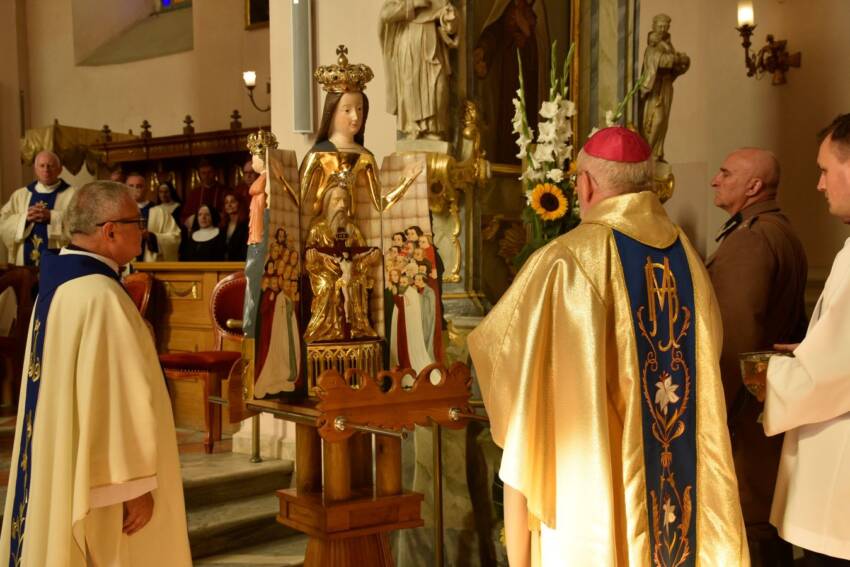 Uroczystości 50-lecia koronacji Cudownej Figury Matki Boskiej Sejneńskiej 17 DSC8760