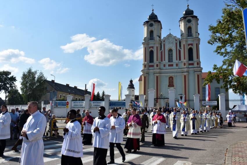 Uroczystości 50-lecia koronacji Cudownej Figury Matki Boskiej Sejneńskiej 11 DSC8792