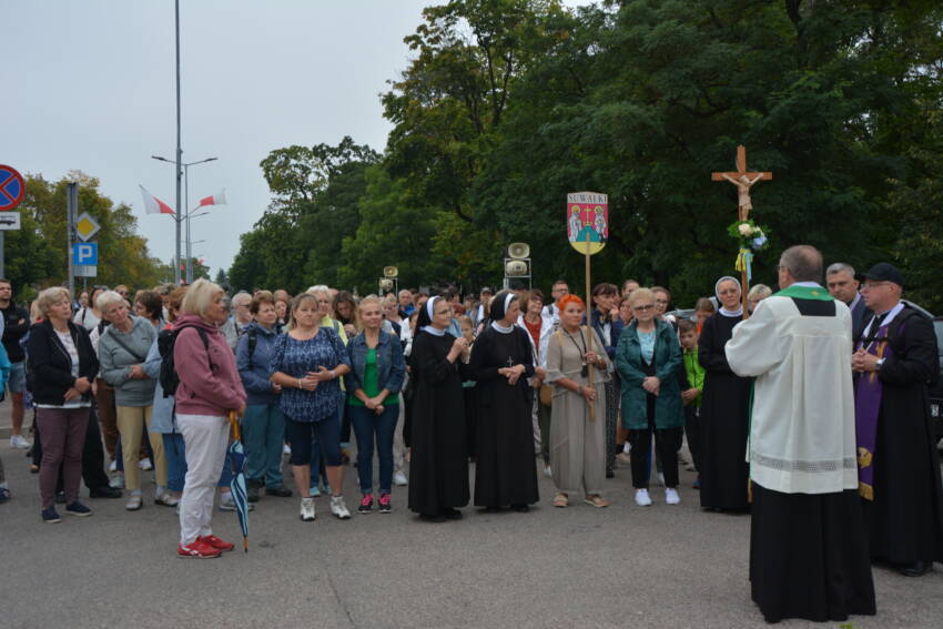 Około 800 pątników ruszyło do Żylin 4 DSC 2415