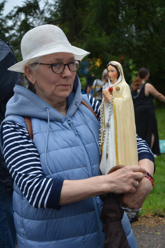 Około 800 pątników ruszyło do Żylin 11 DSC 2509