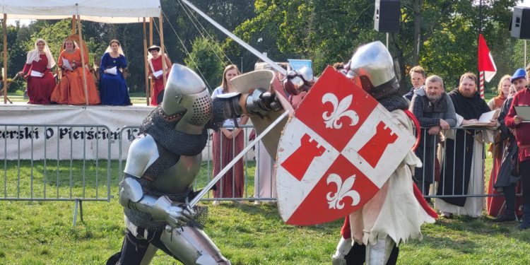 Messenger creation 225F58F5 5081 4B49 A41B 013CC71DEB78