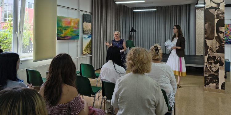 Narodowe Czytanie w MBP w Ełku, zdj. Radio 5