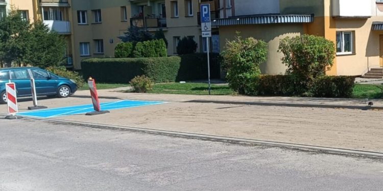 Remont chodnika i parkingu 1