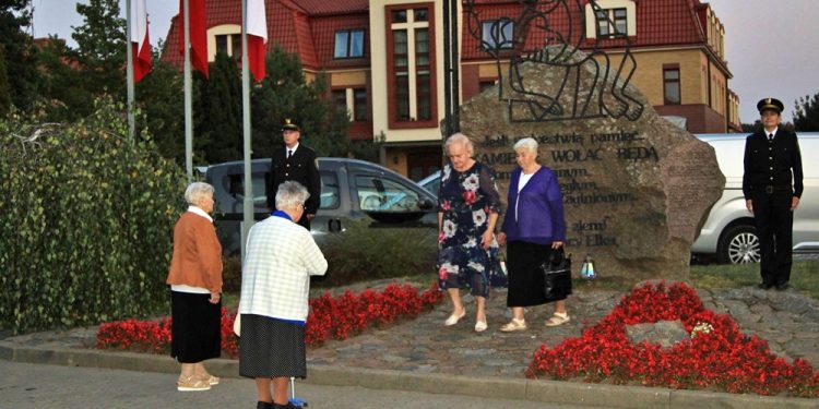 Ełczanie upamiętnią 86. rocznicę ataku ZSRR na Polskę 1 a g 2