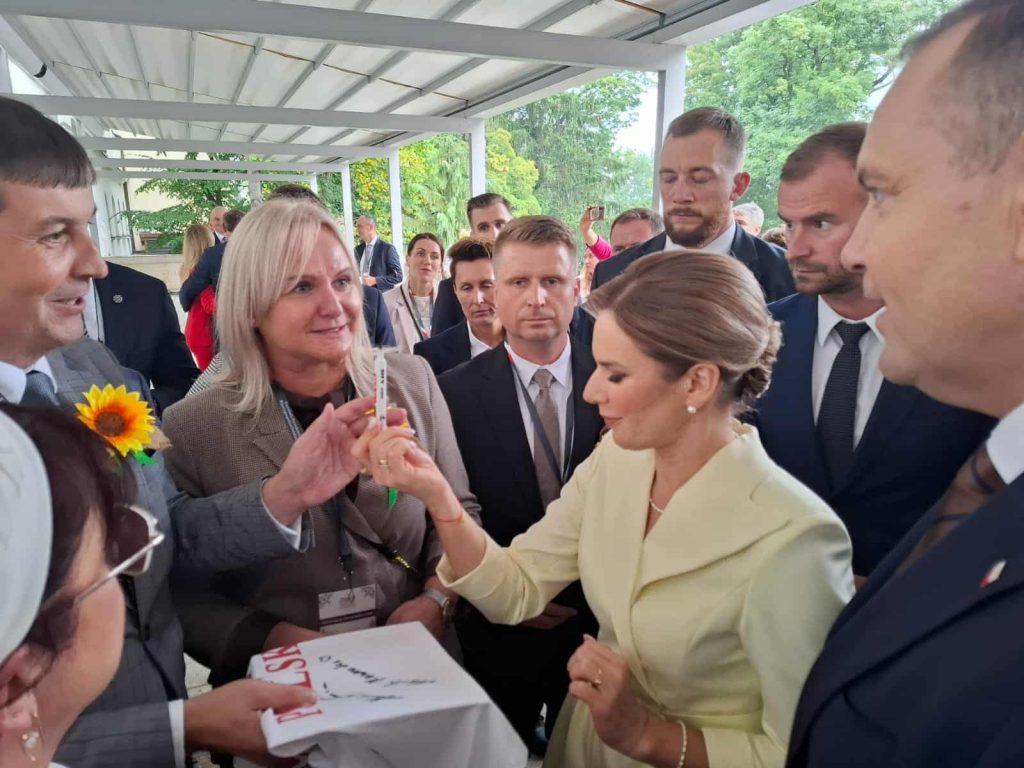 d8fc9411 25ac 4b6c aa27 4f34b6973a66