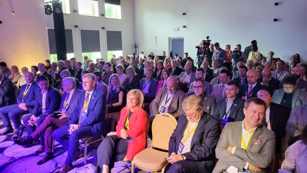 dcb0fefd 7a5d 45cb beb4 18a58199ed5d