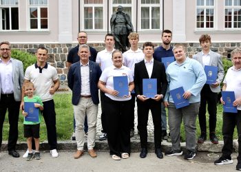 Utalentowani sportowcy odebrali stypendia 8 Fot. UM Ełk