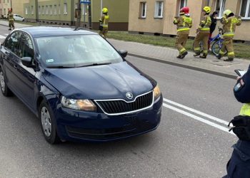 Potrącony na przejściu dla pieszych 61-latek trafił do szpitala 8 zdj. KPP w Piszu