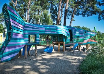 Ekologiczny plac zabaw powstanie w Giżycku. Podpisano już umowę 2 zdj. Fundacja Ochrony Wielkich Jezior Mazurskich