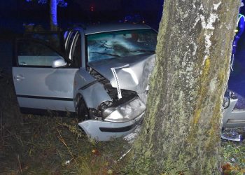 Uderzył w drzewo. Miał ponad promil 3 Fot. KPP Pisz