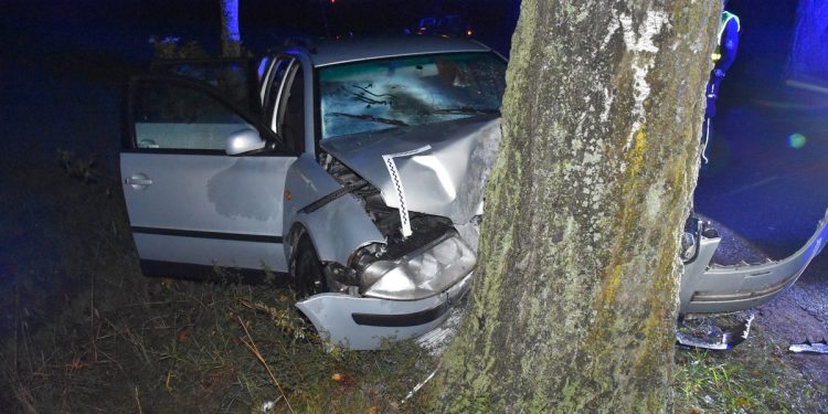 Uderzył w drzewo. Miał ponad promil 1 Fot. KPP Pisz