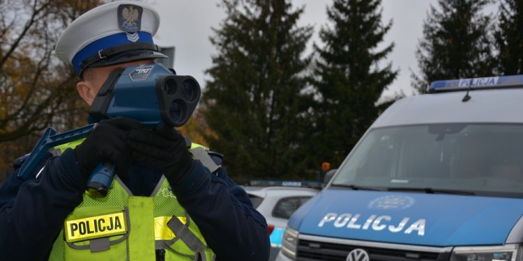 Za szybko i bez uprawnień 1 KMP Suwałki