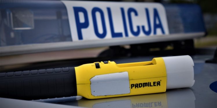 Uwagę funkcjonariuszy zwrócił styl jazdy mężczyzny 1 KMP Suwałki