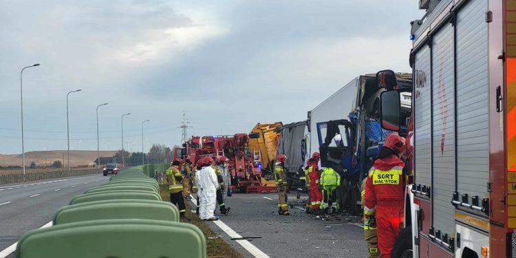 Karambol na ekspresówce 1 Foto: Radio 5 i OSP Potasznia