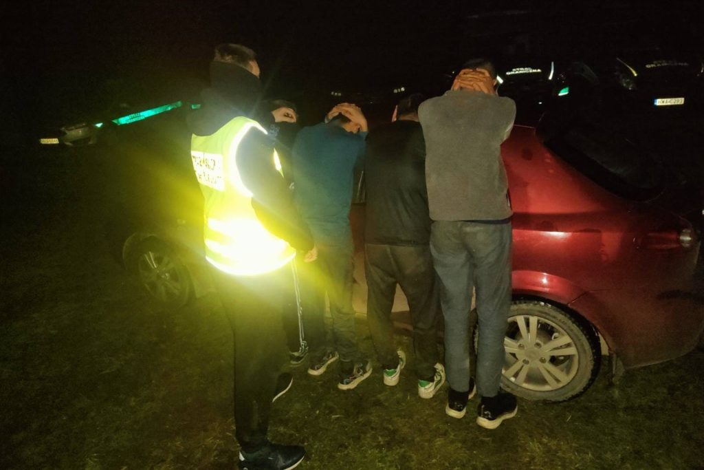 Kolejni „kurierzy” nielegalnych migrantów zatrzymani 3 15 332699