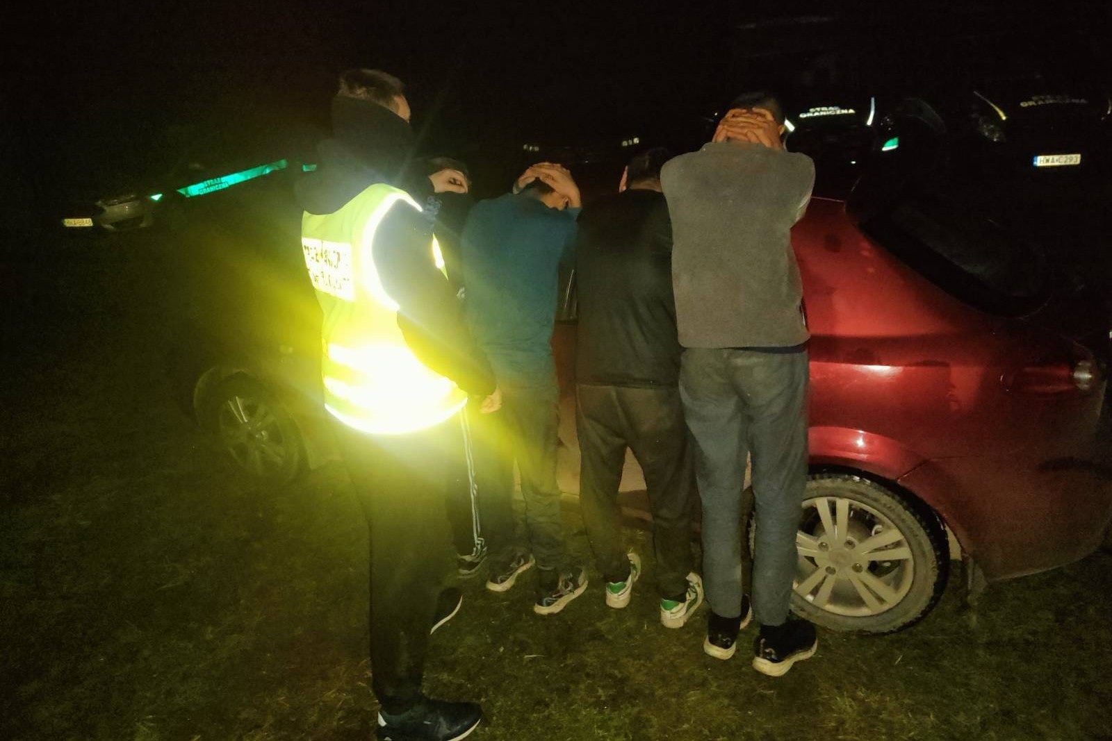 Kolejni „kurierzy” nielegalnych migrantów zatrzymani 2 15 332699