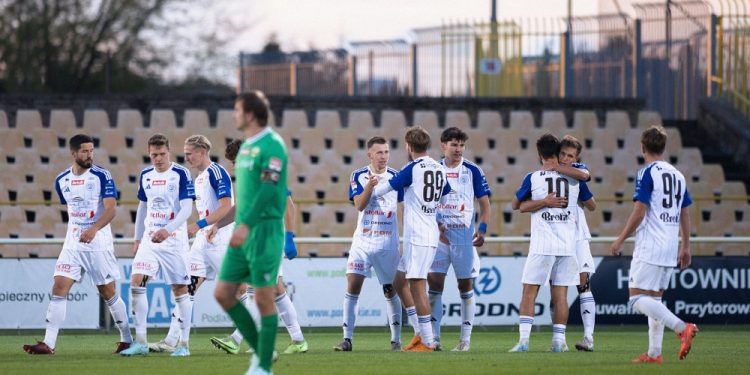 Wigry lepsze od Lechii Tomaszów Mazowiecki (zobacz skrót meczu) 1 FB Wigry Suwałki