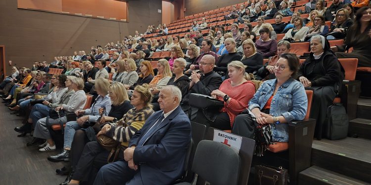 Rozmawiali o uzależnieniach młodzieży 1 89ba1798 0202 4a25 b8d1 9bb3e4c954a0