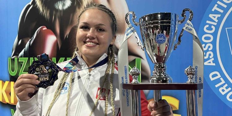 Niepokonana Oliwia Gajewczyk z Pucharem Świata! 1 zdj. Thor Szkoła Walki