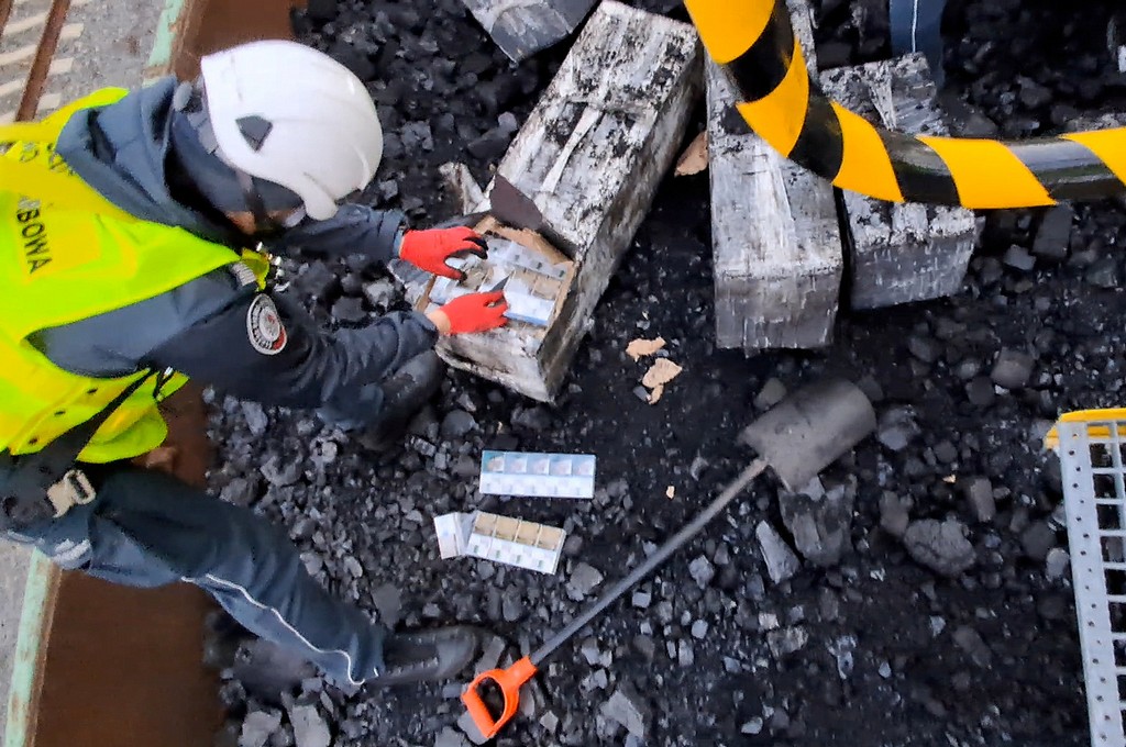 Zatrzymali pociąg z papierosami 3 ac2e1c2e 7bb8 438e bdc4 406f2378a320