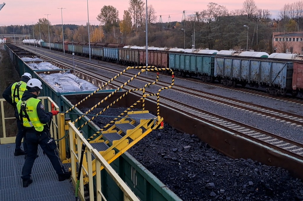 Zatrzymali pociąg z papierosami 4 d006bbf3 5e4c 4e7a 9dd3 0419ac2bdecd