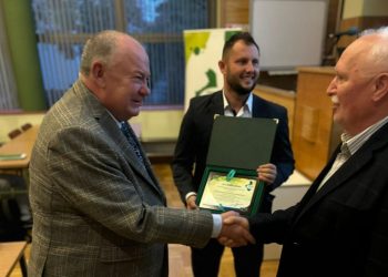 Leszek Lewoc wyróżniony tytułem Honorowego Prezesa Podlaskiej Federacji Sportu 3 lew