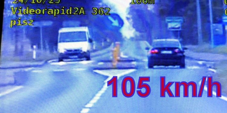 19-latka pędziła BMW przez Nowe Drygały z prędkością 105 km/h 1 zdj. KPP Pisz