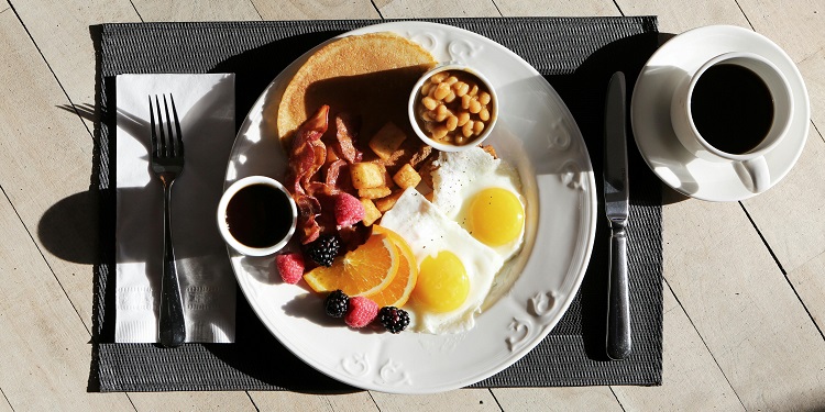 Dlaczego pierwszy posiłek ma większe znaczenie, niż myślisz? 1 radio5.com .pl