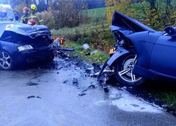 Zderzenie dwóch pojazdów w Giżach. Trzy osoby trafiły do szpitala 8 zdj. KPP Olecko