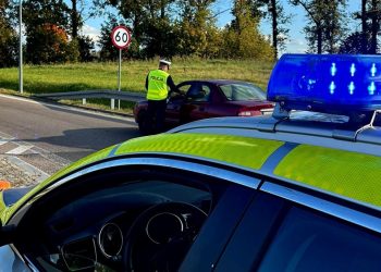 Kontrola drogowa zakończyła podróż 59-latka 6 zdj. KPP w Olecku 1