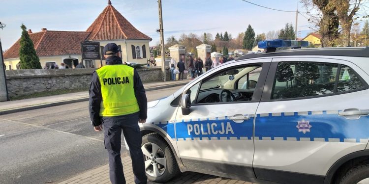 Więcej patroli na drogach - trwa policyjna akcja ZNICZ 1 zdj. ilustracyjne KWP w Olsztynie