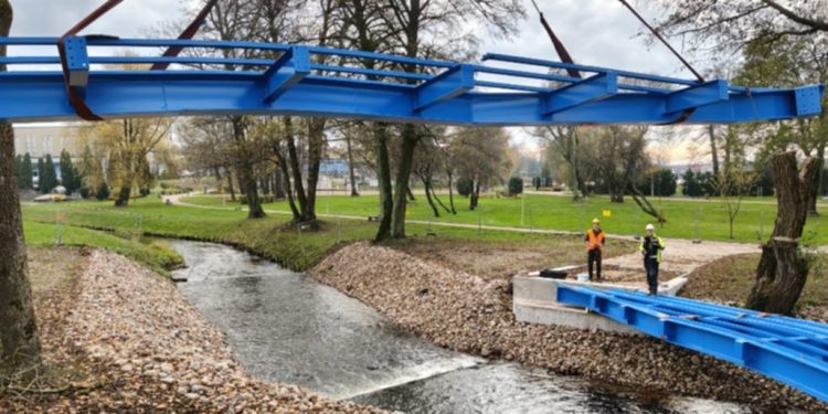 Kładka nad Czarną Hańczą nabiera kształtów 1 0a2ec871 2dae 4936 9d20 6347ad1b5fbd