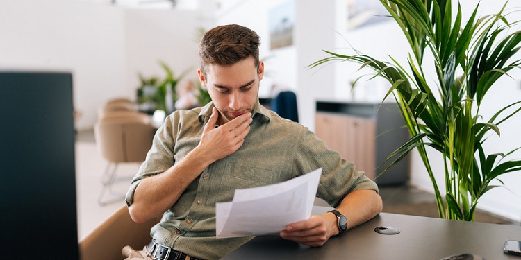 Szukanie pracy w nowej branży – jak dostosować swoje CV? 1 20