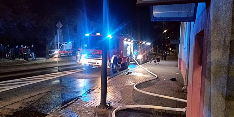 Pożar mieszkania w Orzyszu 1 zdj. OSP w Orzyszu