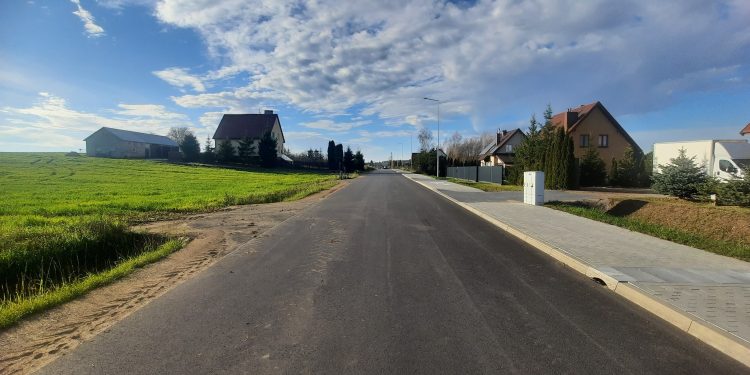 Zakończono rozbudowę drogi gminnej w Nowej Wsi 1 źródło: Gmina Suwałki