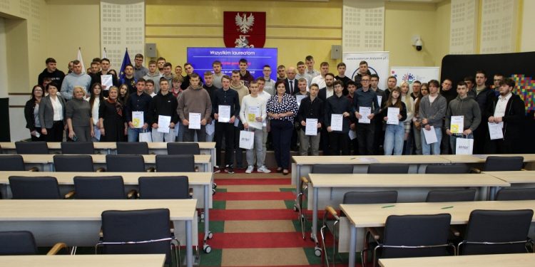 Karol z Zespołu Szkół Centrum Kształcenia Rolniczego w Sejnach z wyróżnieniem 1 UMWP