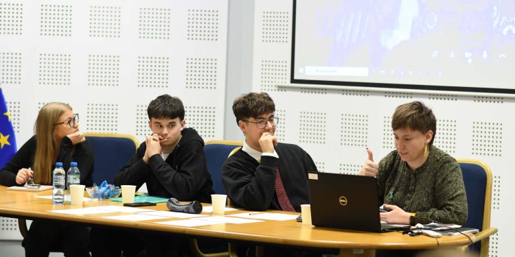 Młodzi rozmawiali o przyszłości Suwałk 1 źródło: UM Suwałki